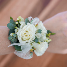 Load image into Gallery viewer, Corsage: Elastic Wristlet
