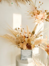 Load image into Gallery viewer, Dried: Boxed Everlasting Arrangement
